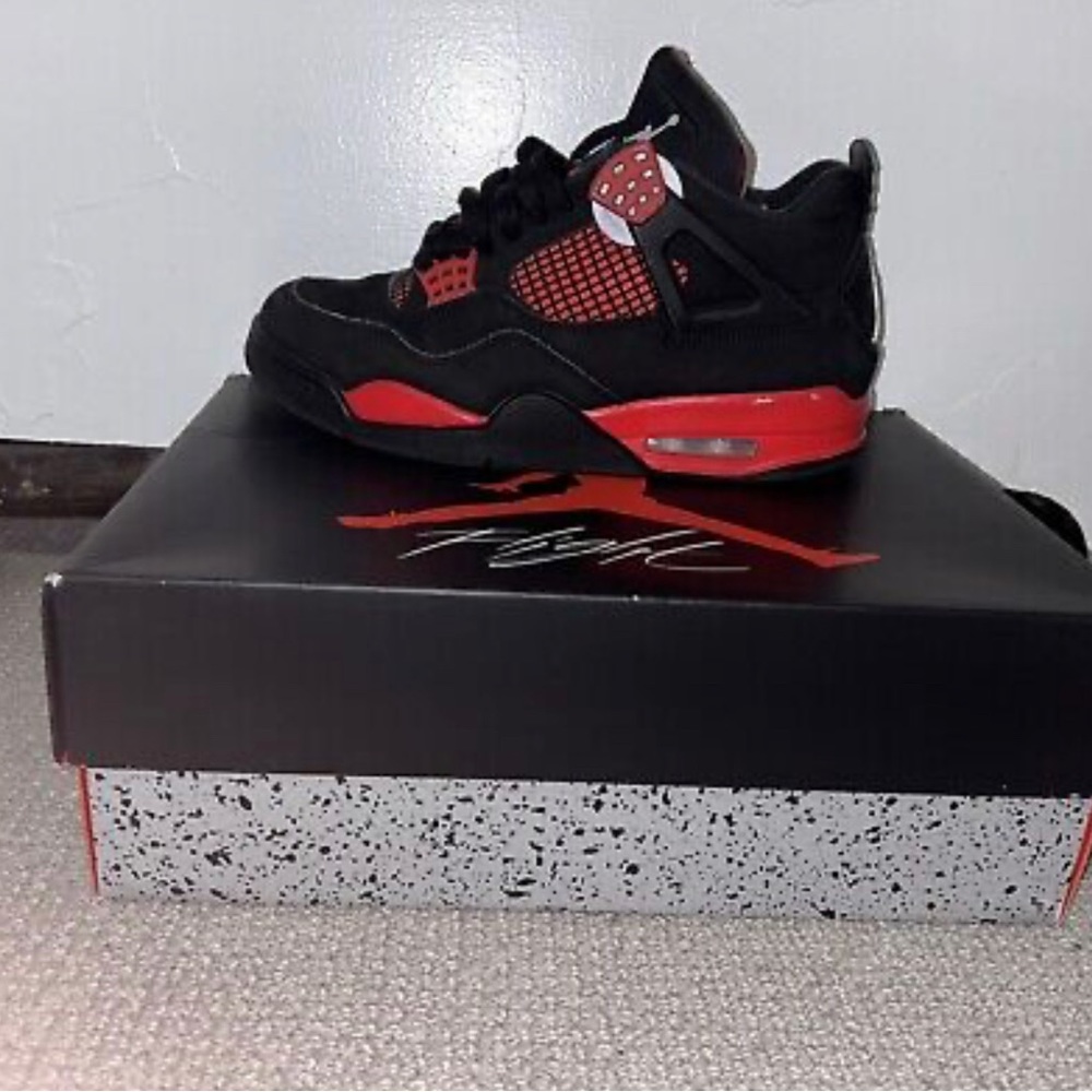 Jordan 4s red thunder